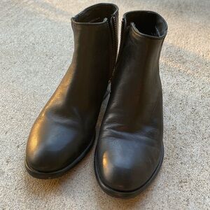 Women’s black Frye heeled boots